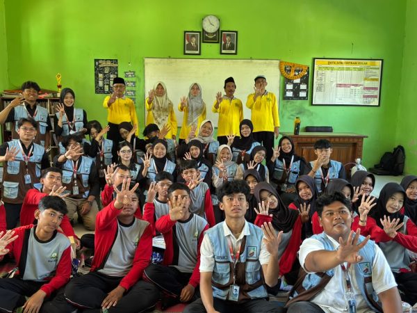 Edukasi Ekologi Kontemporer: Sinergi Inspiratif Mahasiswa KKN Universitas Brawijaya Maladeni Siswa MTsN 4 Blitar Menyulap Nasi Basi Menjadi Pupuk Organik Bernilai Guna